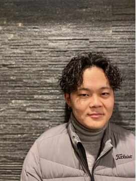 ヒロギンザ 恵比寿店(HIRO GINZA) センターパートベリーショートフェードスパイラルツイストパーマ