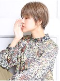 大人可愛い小顔ツヤ髪くびれショート横顔美人前髪ありA4