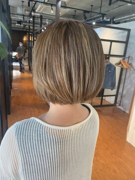 ナンバー 秋田店(N°) まるみショート×ハイライト