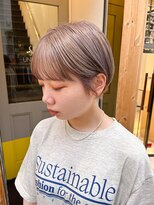 アンヘアー(UNHAIR by shiomiH)&nbsp;ハイトーンカラー×耳かけショート