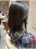 オリーブグレージュ