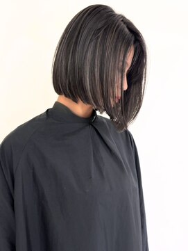 ネイロ バイ ジルブラン 葛西(NeiRo by JIL BLAN) ハイライト白髪ぼかしダブルカラーインナーカラーショートボブ