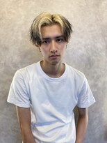無造作センターパート×ハイトーンカラー