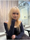 【ステップボーンカット】ロングレイヤー/ ホワイトブロンド