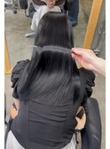最高峰美髪矯正／静かに光を纏う黒艶の瞬間