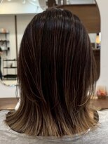 ルイ(ROUIS produced by LUCK 津田沼)&nbsp;ROUIS津田沼 白髪ぼかしブリーチ