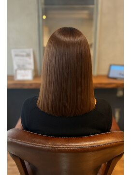 スローネ(THRONE) 髪質改善酸性ストレートで艶髪／20代30代40代／新宿