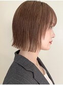 切りっぱなし外ハネボブ艶暗髪シースルーバング
