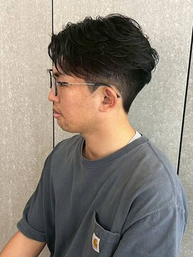 ニアウ 新宿(Niau) MEN’S/リバースセンターパート/ニュアンスパーマ/新宿