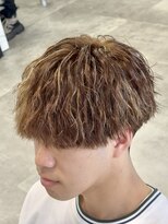 オーバル ジングウマエ(OVARL jingumae) ハイライト縦落ちツイストパーマ