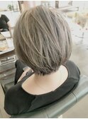 アッシュグレージュ