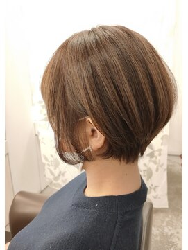 パシフィックダズールバトン(Pacific Dazzle baton) ☆前下がりショート×オリーブベージュ☆神戸垂水須磨人気