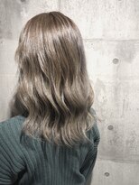 ホワイト 伊勢崎(WHITE)&nbsp;人気No.1☆外国人風ハイライト☆シルバーアッシュ☆