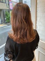 アミュレ(Amule)&nbsp;潤い補給ツヤ感アップニュアンスカラー外ハネ40代梅ヶ丘美容室