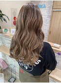 レイヤーカット×ハイライトカラー