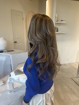 ロエ(loe)&nbsp;ハイライト＆ローライトでつくる、大人なムード満点カラー♪