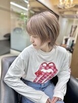 ディア(.eer)&nbsp;前下がりショートウルフ×ミルクティーベージュ/ケアブリーチ