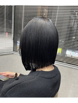 ワープ 青葉台(WARP) 艶黒きりっぱなしボブ