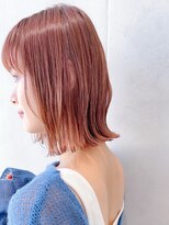 Say.ミディアムボブレイヤーシルキーベージュ切りっぱなしボブ
