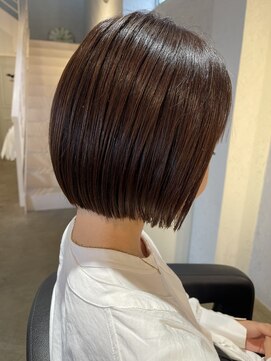 アールハーツ 峰店(R-HEARTS) パツっと切りっぱなしボブ