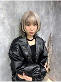ホワイトベージュ×デザインカラー×ウルフカット