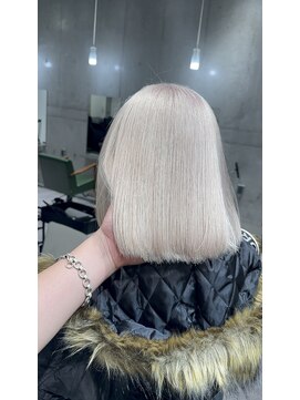 モニカ(MONIQA) ホワイトベージュ