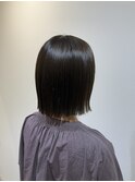 切りっぱなしボブ×オリーブグレージュ