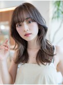 20代30代大人かわいいくびれレイヤーロング/グレーベージュ/前髪