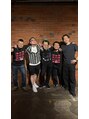 ジーズ(g‘s) ライブ現場にて仲間たちとの集合写真