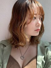 透明感とツヤを引き出す、【イエベ春カラー】
