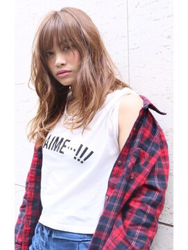 ロエナ(ROENA) 外ハネボブペールベージュセクションカラーグラデーションカラー