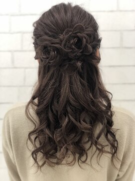 ヘアメイクスタジオ ミグ(Hair make studio mig) フラワーハーフアップ