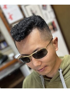 ピシャッとニ代目銀二郎 リーゼントパンチ