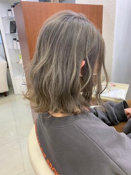 クラン 岡本(Chlan) シャドールーツカラー◎切りっぱなしゆるふわミディ