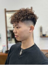 バーバー/眉毛/ヘッドスパ/メンズカット/メンズサロン/シェービング/フェード/スキンフェード/<理容室>    