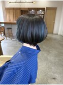 丸みショート×ハイライトカラーターコイズブルー