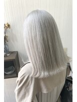ミー 新宿(MII)&nbsp;ハイトーンホワイト/ダブルカラー/髪質改善/新宿/MII/ミイ