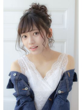 レジナヴィータ 栄(Reginavita) 【Reginavita栄】ルーズシニヨンアレンジ@小野