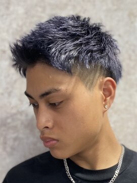 ティーズ アカサカ(T's AKASAKA) バイオレッドグレーカラースタイル