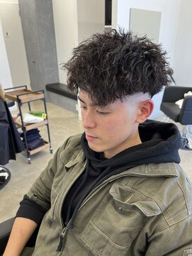 ラッドバイプティパ(rad...by petit-pas) ハードツイスト×スキンフェード/フェード/短髪/水戸/ショート