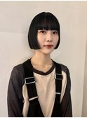 ぷつんとモードな黒髪ミニボブ
