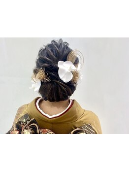 結婚式や晴れの日などのイベントはお任せ♪シーンに合わせてあなたの特別な日を華やかに。着付けもお任せ☆