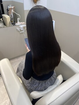 シュヴーブリヤン(cheveux brillants) 【美髪矯正で再現性100%艶髪】上品な後ろ姿になれるロングヘア