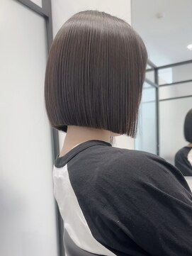 ヴィヴィー 福岡天神店(VIVIE) ぱつっとラインが人気の切りっぱなしボブ