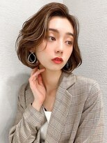 ひし形ショートボブレイヤーイメチェン美髪ホワイトブロンド