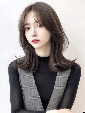 ロイオブジゼル(roi of GiseL) くびれミディ 韓国 レイヤーカット 黒髪　髪質改善　10代20代