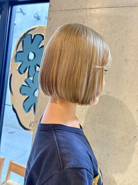 レジュアル(RESSUAL) 金髪ボブ　ミルクティーベージュ