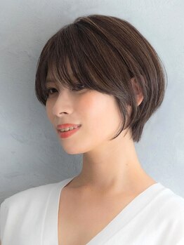 アース コアフュールボーテ 国分寺店(EARTH coiffure beaute)の写真/キレイに魅せるグレイカラーで艶のある上品な大人髪に♪ダメージレスで綺麗をキープできる◎