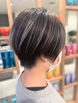 メイキー 本厚木(MA-IKI) ナチュラルショート白髪ぼかしハイライト髪質改善メイキー本厚木