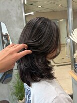 エッセンザ 梅田(ESSENZA)&nbsp;ミディアムレイヤー×グレージュハイライト